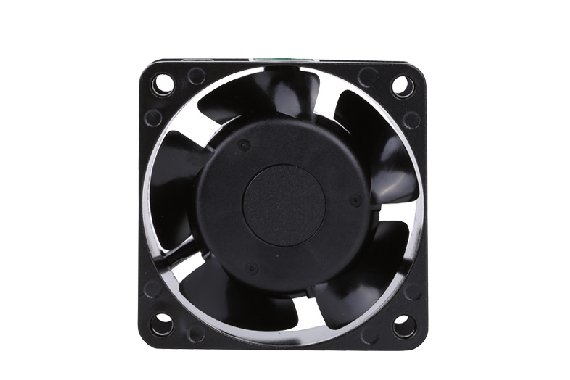 <b>光伏逆變器行業(yè)發(fā)展迅速，進(jìn)一步拓寬三巨電機(jī)散熱風(fēng)扇應(yīng)用空間</b>